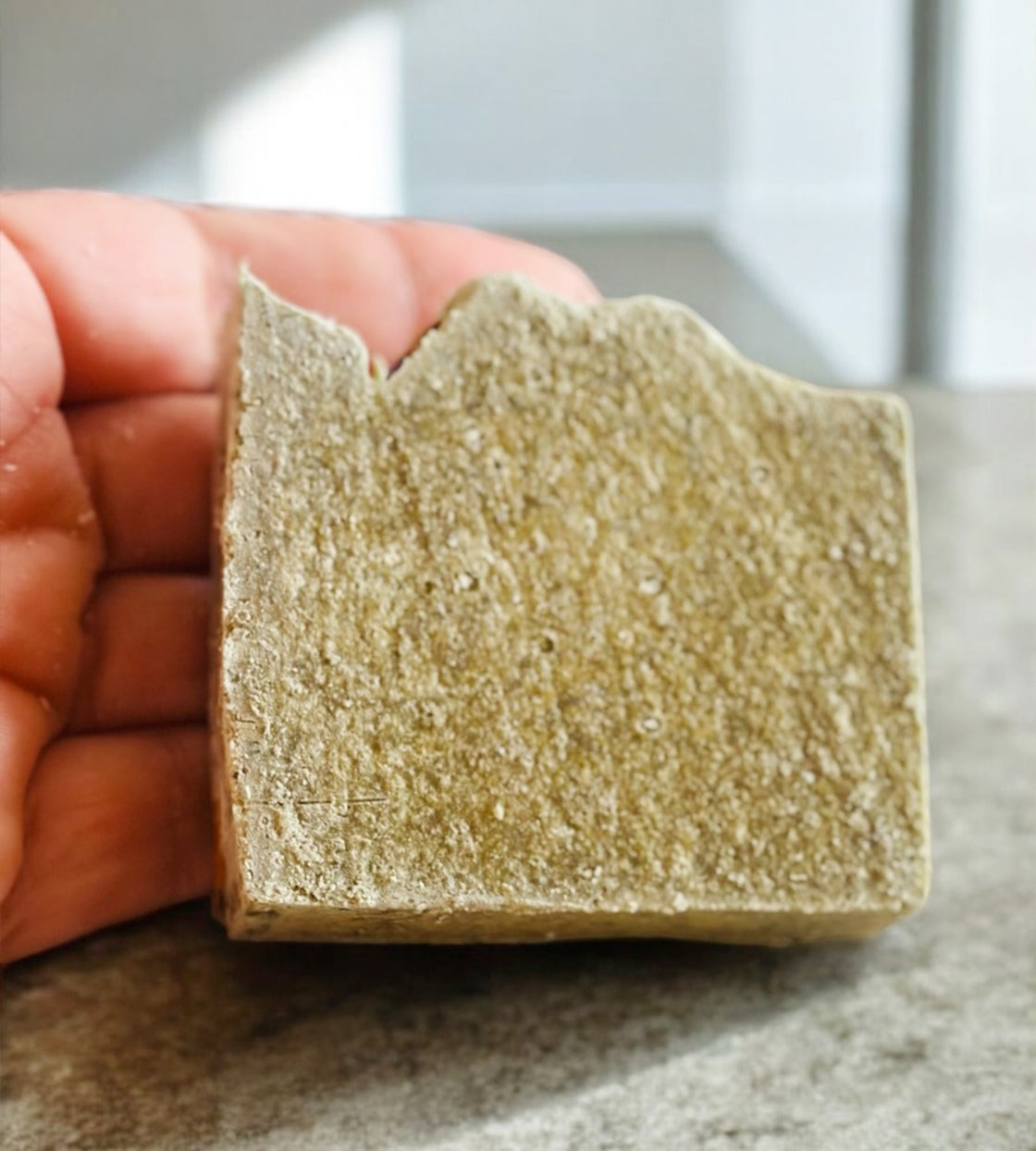 Sparkling apple ( with moringa powder) | Exfoliating pink Himalayan salt soap bar