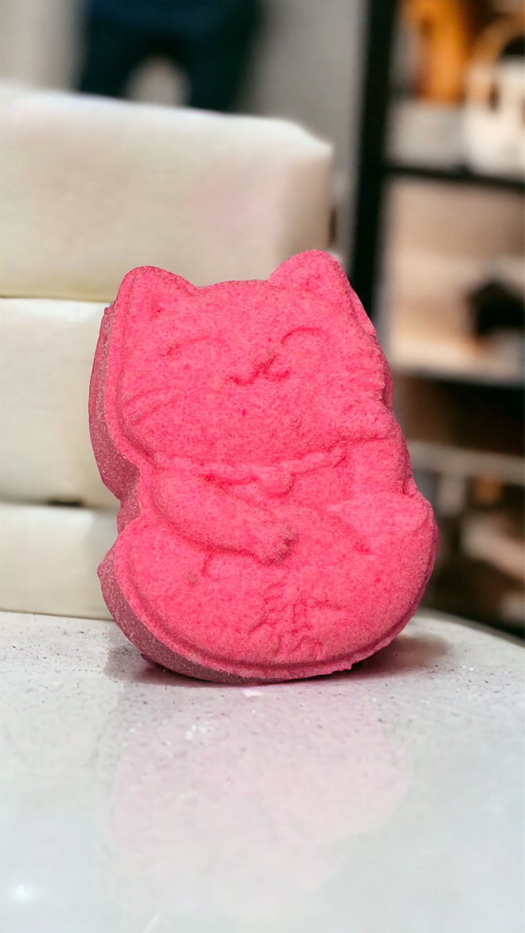 Pink kitty bath bomb 