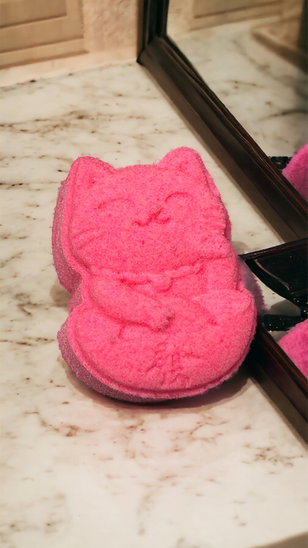 Pink kitty bath bomb 