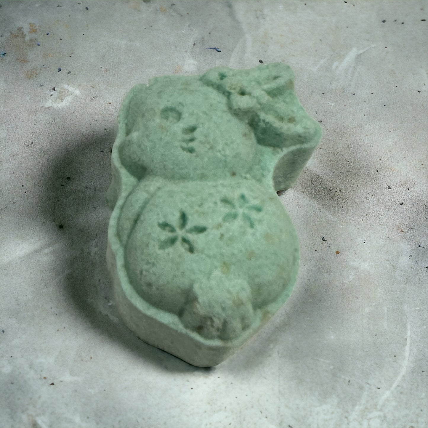 Green bunny bath bomb 